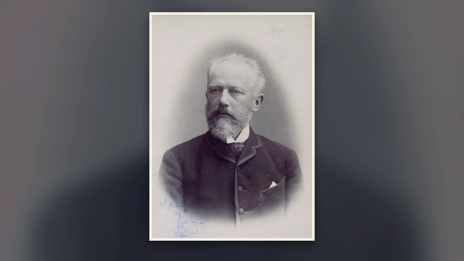 Portrait photographique de Piotr Ilitch Tchaïkovski par Émile Reutlinger